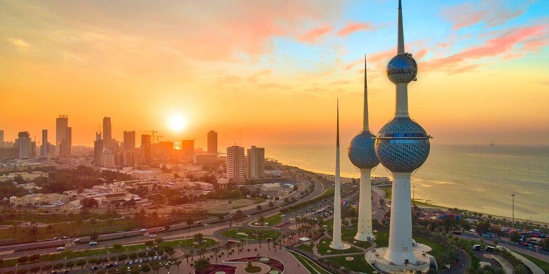Kuwait Dress Code: What's appropriate to wear?  Family Travel in the  Middle East